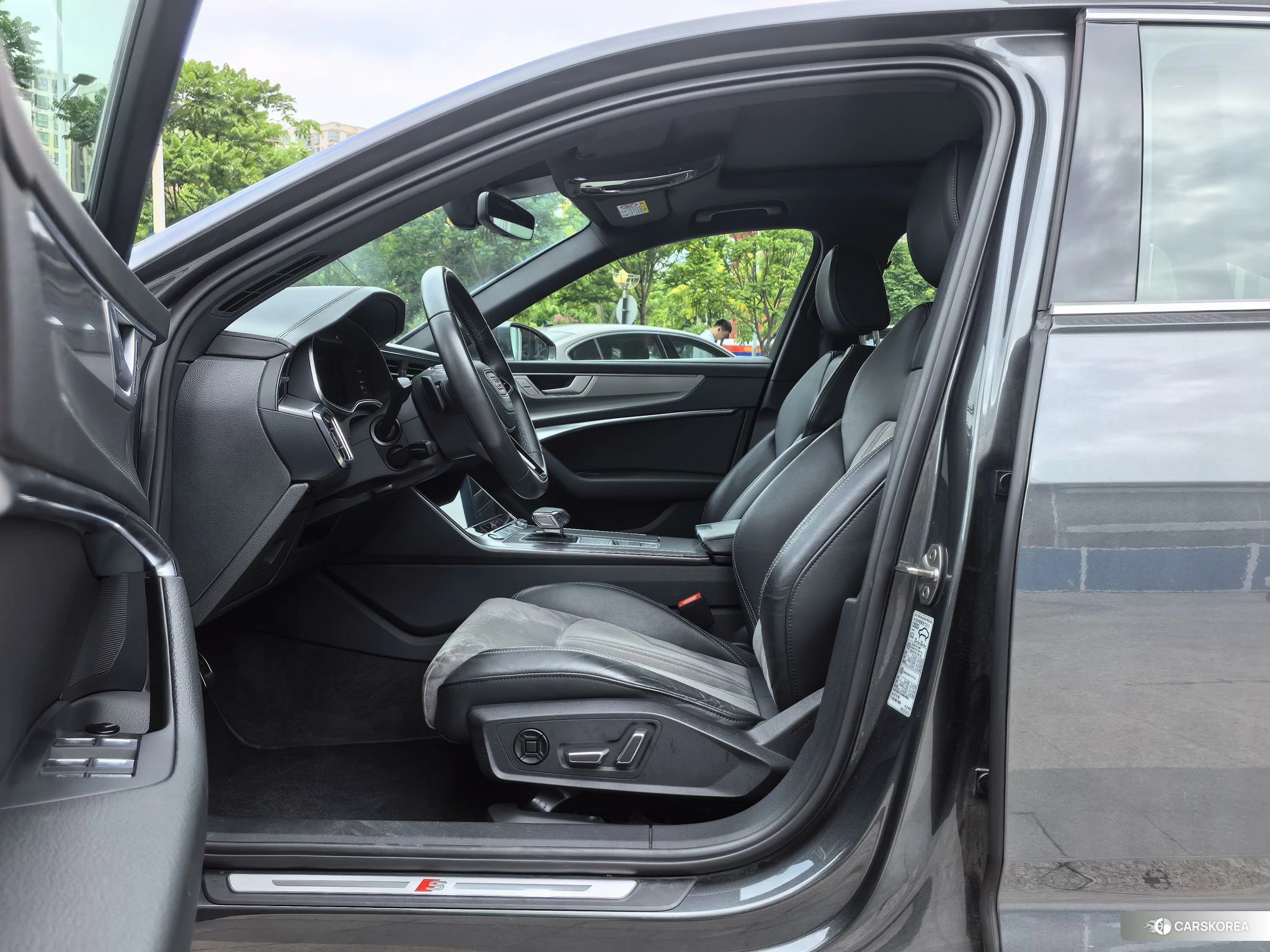 Audi A6L id 4454432 из Китая 7