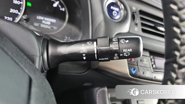 Lexus CT200h id 3380636 из Кореи 7