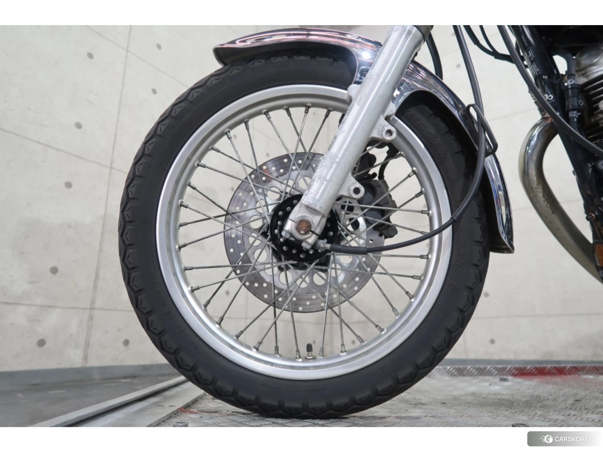 Yamaha SR 400 id 3946388 из Японии 7