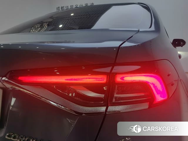 Toyota Corolla id 4261055 из Китая 7