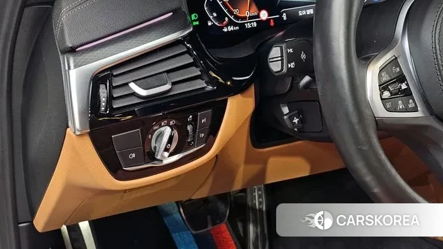 BMW 5 Series (G30) id 3437614 из Кореи 7