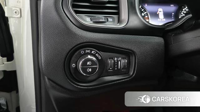 Jeep Renegade id 3827374 из Кореи 7