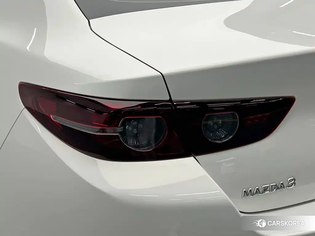 Mazda 3 id 4659712 из Китая 8