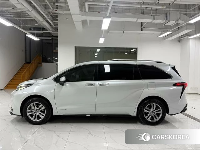 Toyota Saina id 4273652 из Китая 7