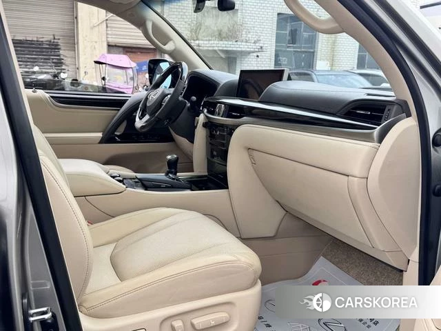 Lexus LX id 4276644 из Китая 7