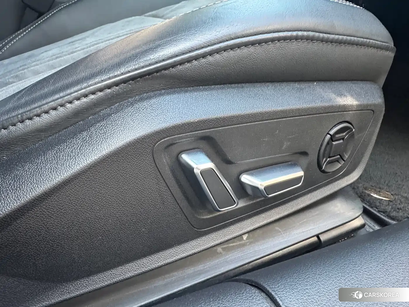 Audi A6L id 4576373 из Китая 7