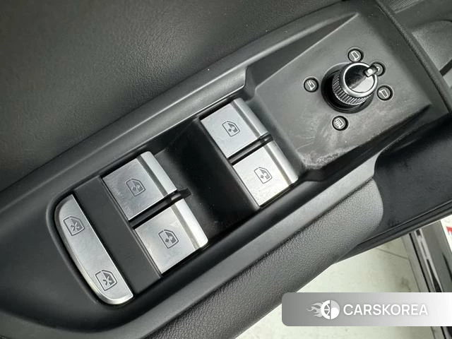 Audi Q5L id 4256993 из Китая 7