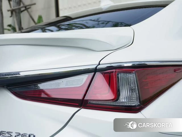 Lexus ES id 3888964 из Китая 7