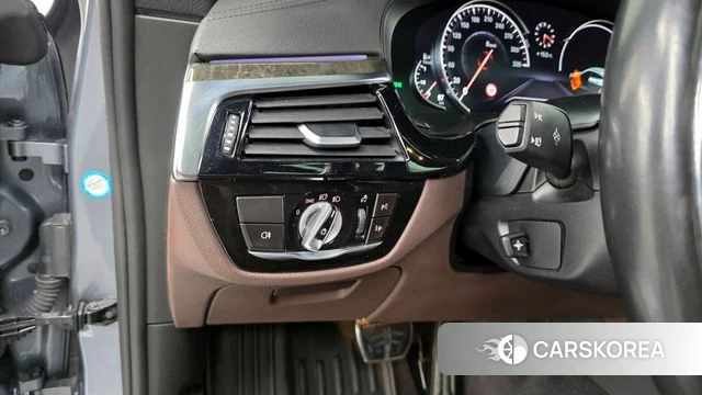 BMW 6 Series GT (G32) id 3905718 из Кореи 7