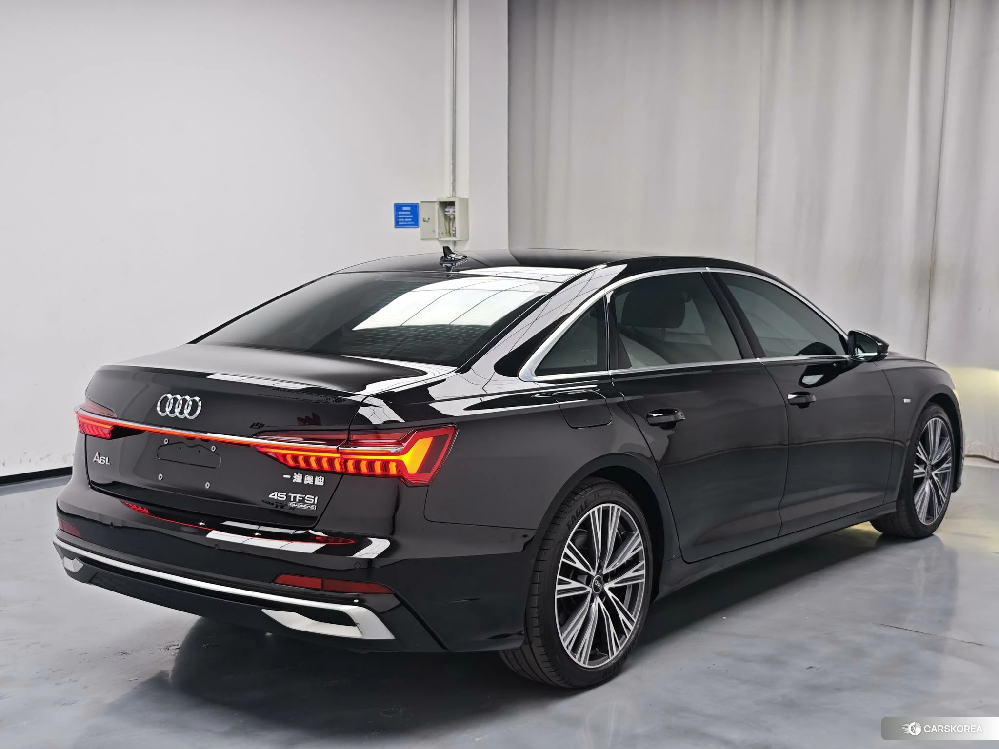 Audi A6L id 4467962 из Китая 7