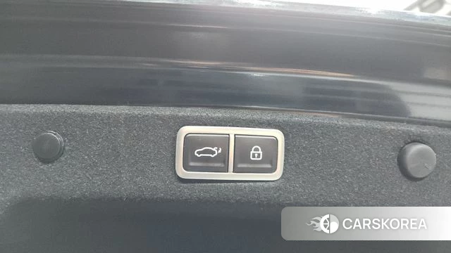 Hyundai Grandeur (GN7) id 4443612 из Кореи 7