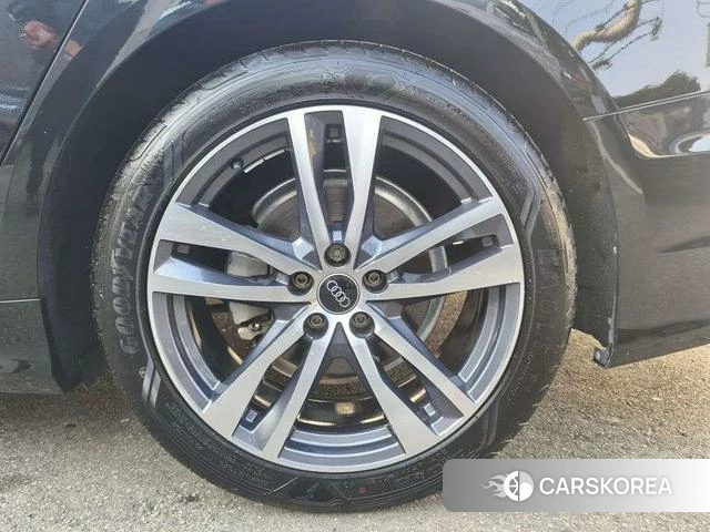 Audi A6L id 4215757 из Китая 7