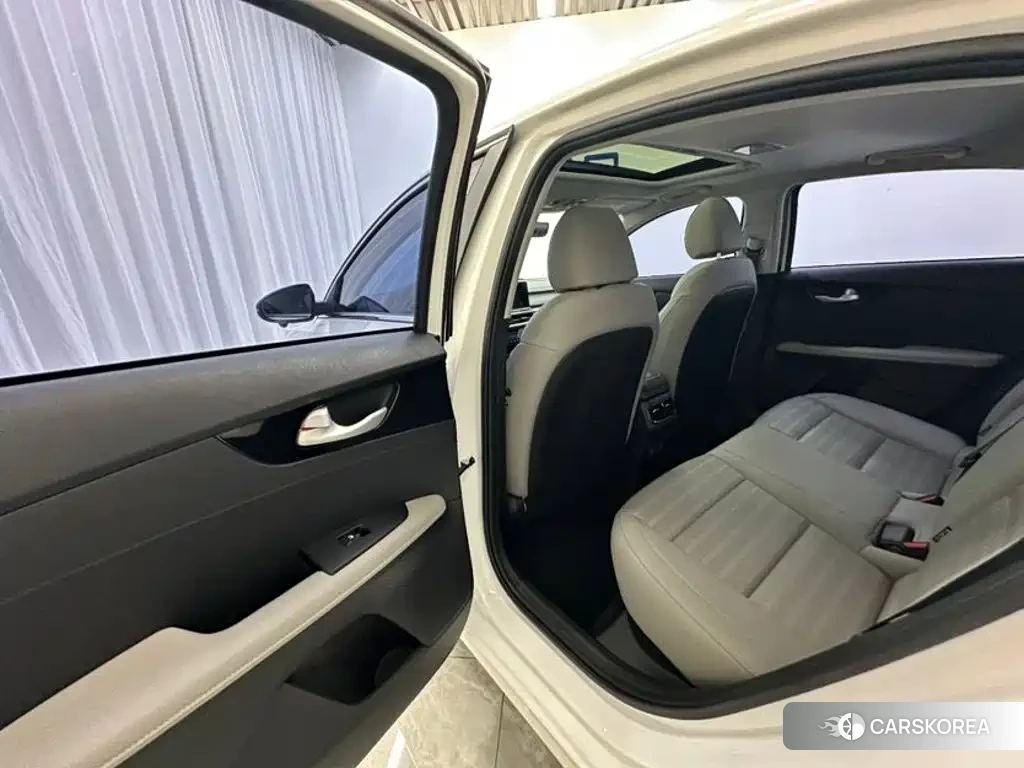 Kia K3 id 4589324 из Китая 7