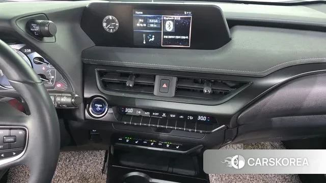 Lexus UX250h id 3556688 из Кореи 7