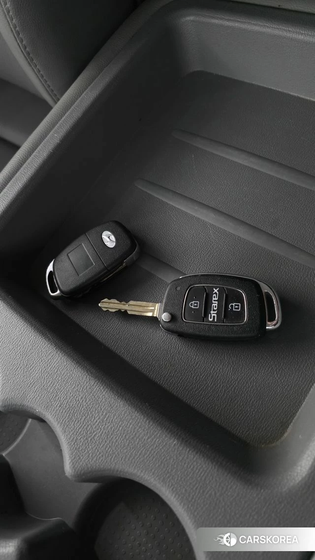 Hyundai The New Grand Starex id 4594430 из Кореи 7