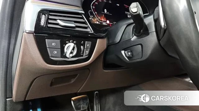 BMW 5 Series (G30) id 3396226 из Кореи 7