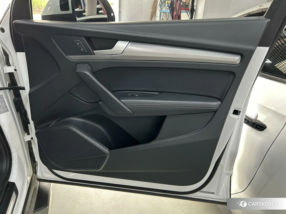 Audi Q5L id 4498709 из Китая 7