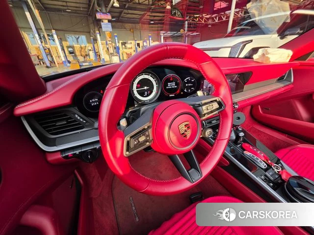 Porsche 911(992) id 4706566 из Кореи 7