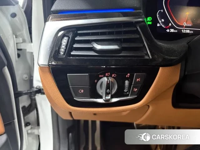 BMW 5 Series (G30) id 3493019 из Кореи 7