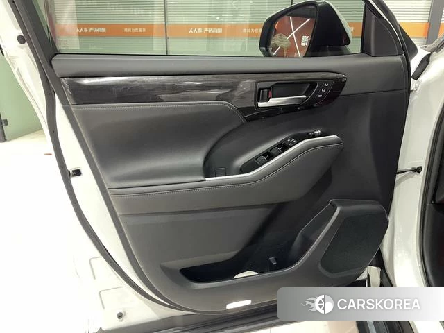Toyota Crown Lufang id 4258695 из Китая 7