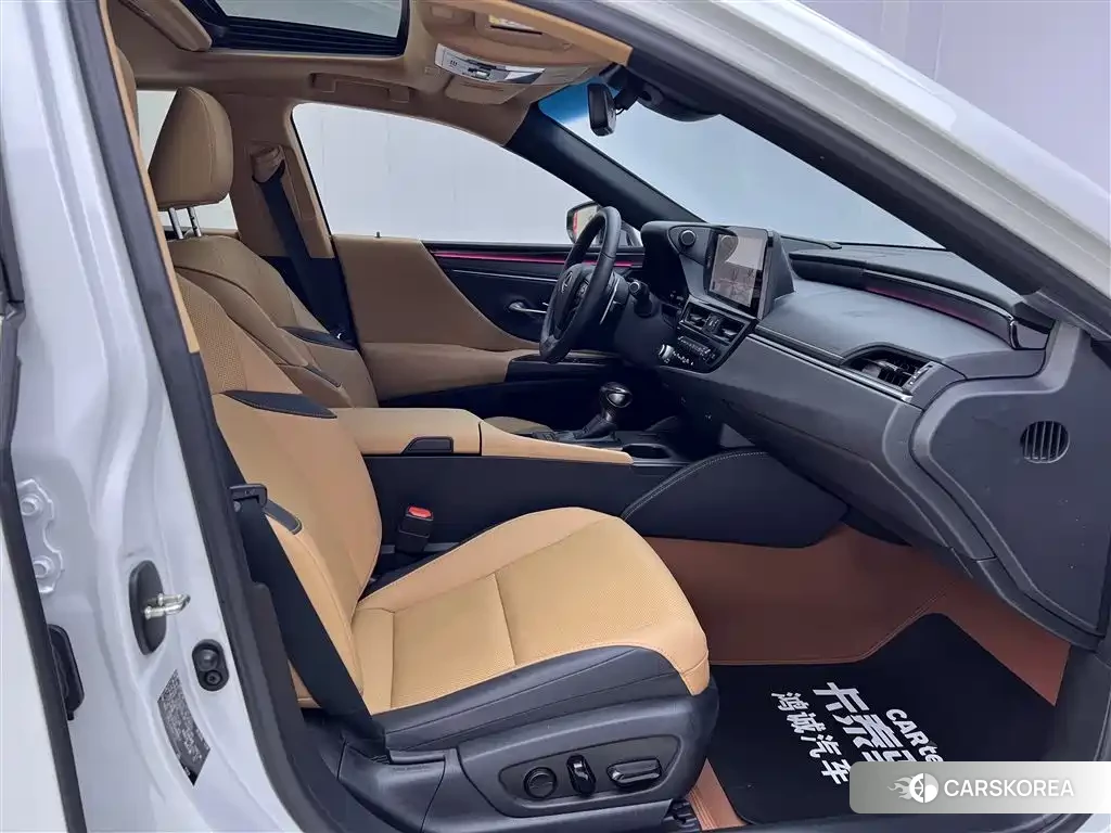 Lexus ES id 4576385 из Китая 7