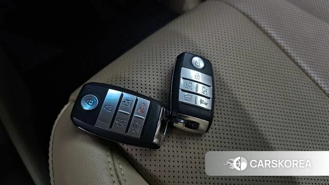 Kia The New Carnival id 4508216 из Кореи 7