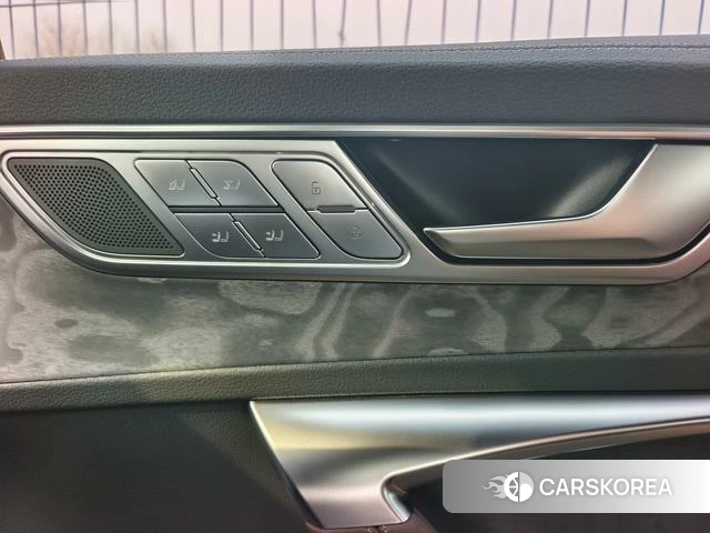 Audi A7L id 4259258 из Китая 7