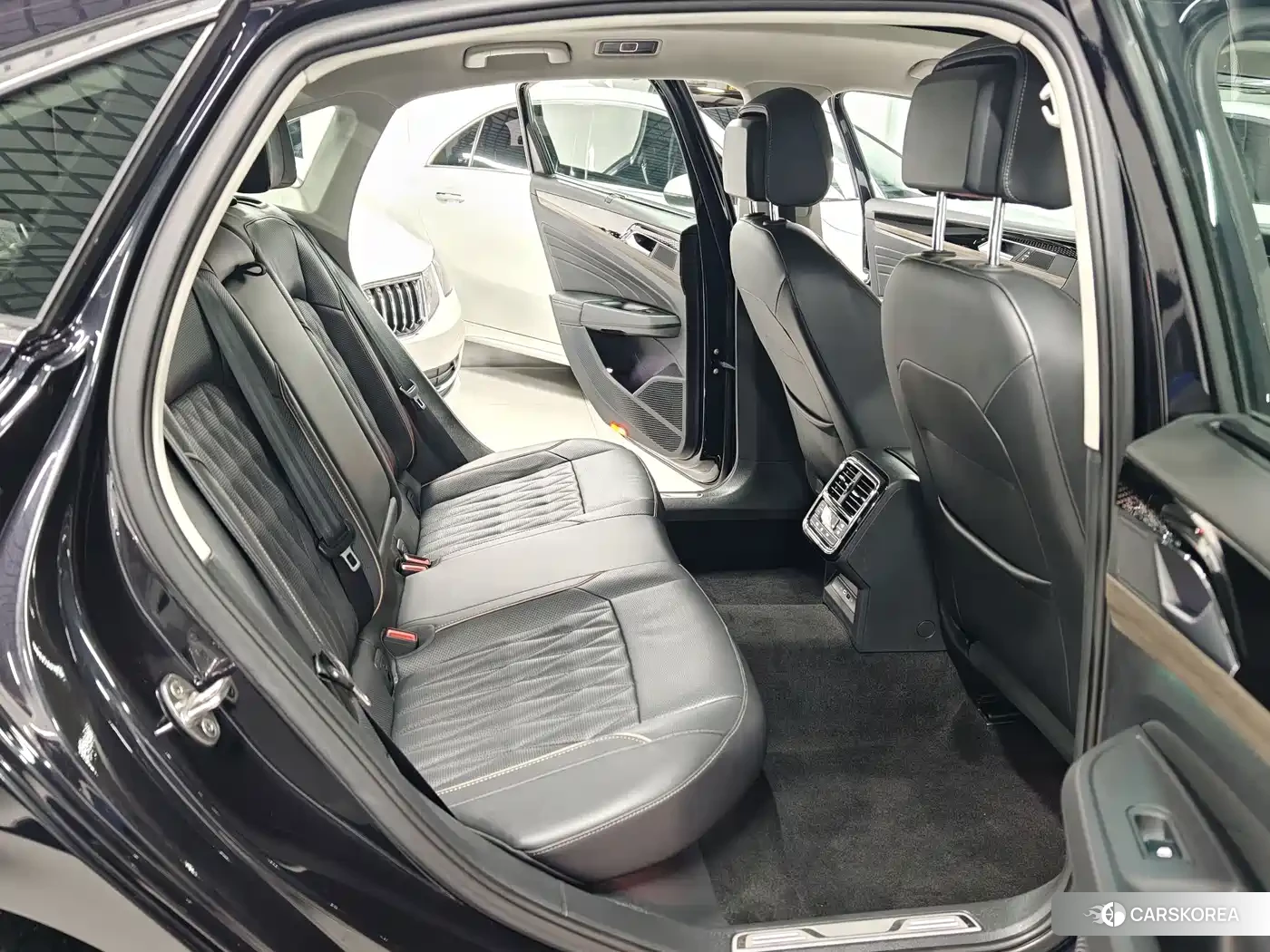 Volkswagen Passat id 4629171 из Китая 7