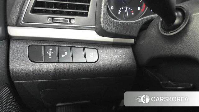 Hyundai Avante AD id 3886348 из Кореи 7