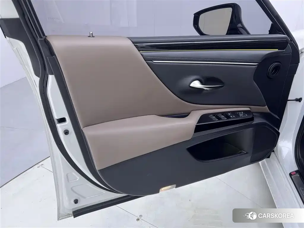 Lexus ES id 4589090 из Китая 7