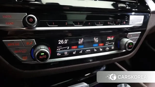 BMW 5 Series (G30) id 3759363 из Кореи 7