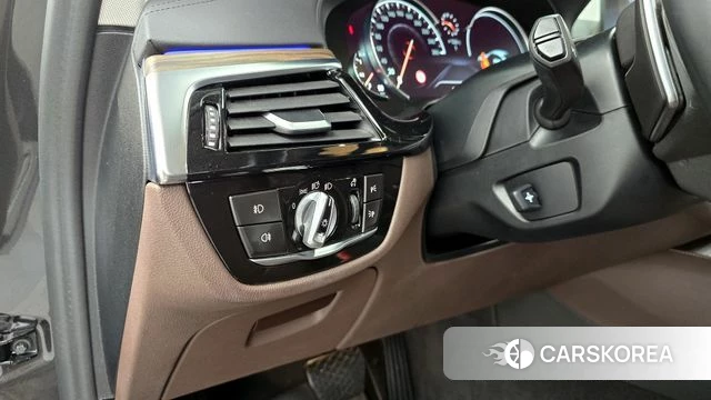 BMW 5 Series (G30) id 3801722 из Кореи 7