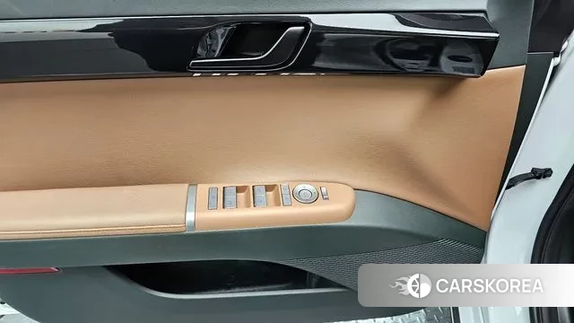 Hyundai Grandeur (GN7) id 3383630 из Кореи 7