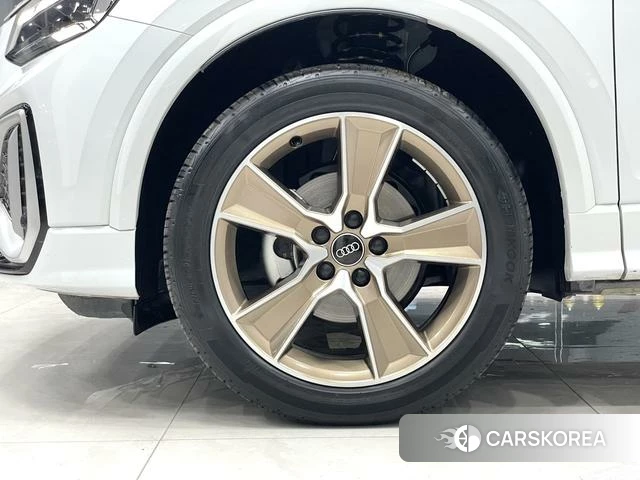 Audi Q2L id 4359319 из Китая 7