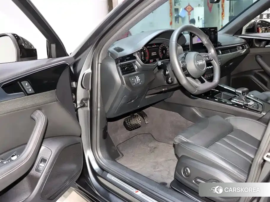 Audi A4L id 4538671 из Китая 7
