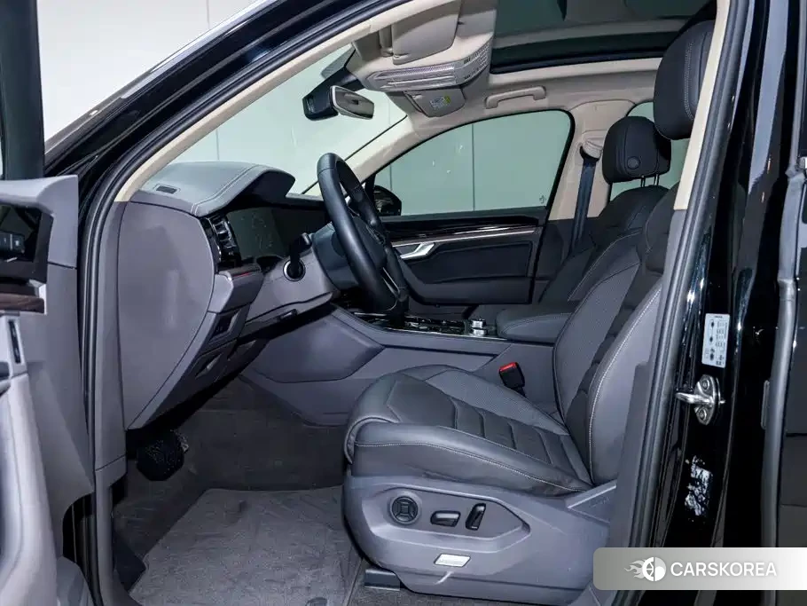 Volkswagen Touareg id 4655030 из Китая 7