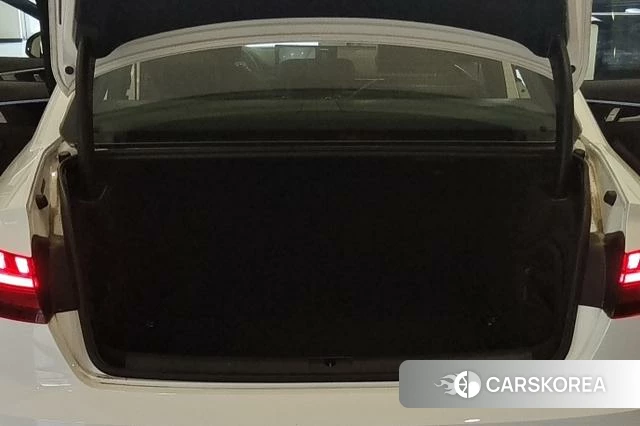 Audi A4L id 4205615 из Китая 7