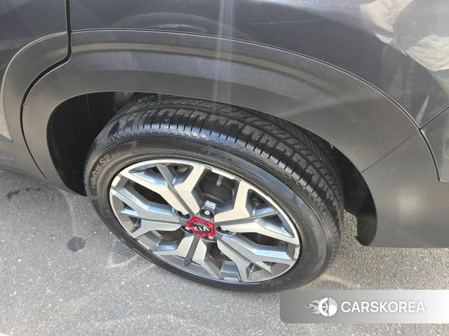 Kia Seltos id 4667145 из Кореи 7