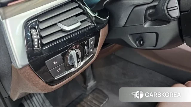 BMW 5 Series (G30) id 3008605 из Кореи 7