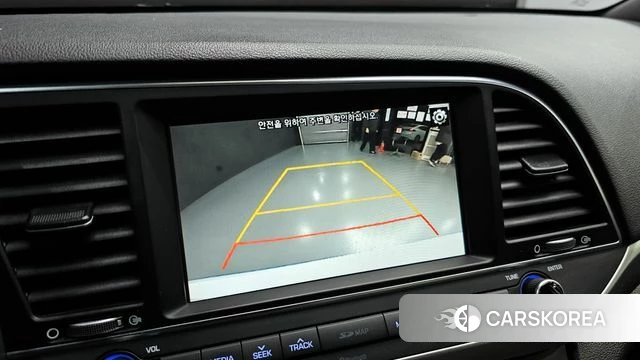 Hyundai Avante AD id 3846023 из Кореи 7