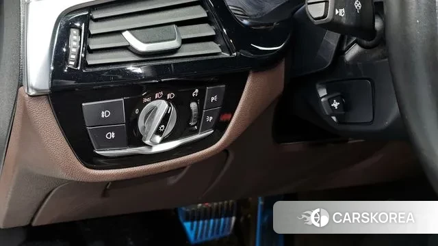 BMW 5 Series (G30) id 3402899 из Кореи 7