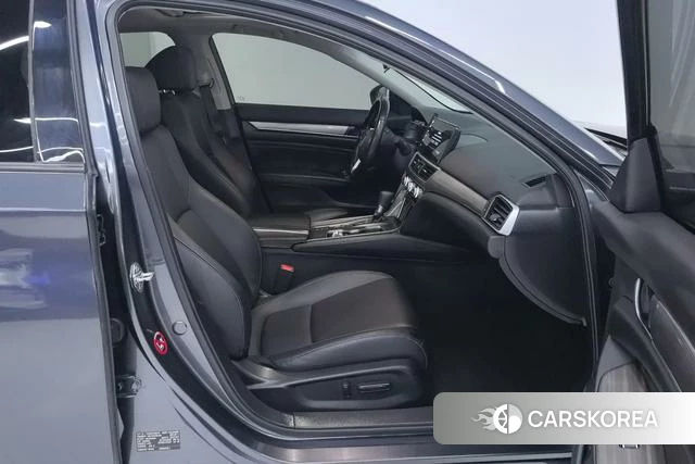 Honda Accord id 3810290 из Китая 7