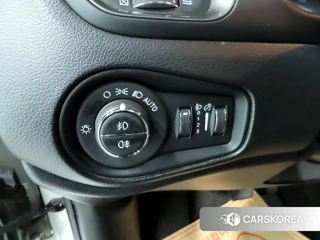 Jeep Renegade id 4683874 из Кореи 7