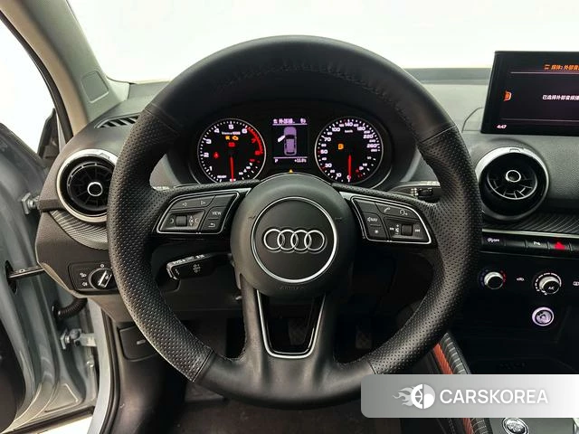 Audi Q2L id 4258417 из Китая 7