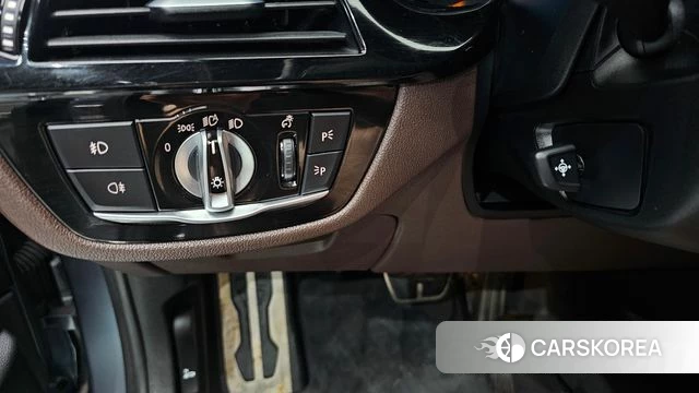 BMW 5 Series (G30) id 4557967 из Кореи 7