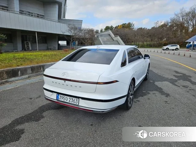 Hyundai Grandeur (GN7) id 3410878 из Кореи 7