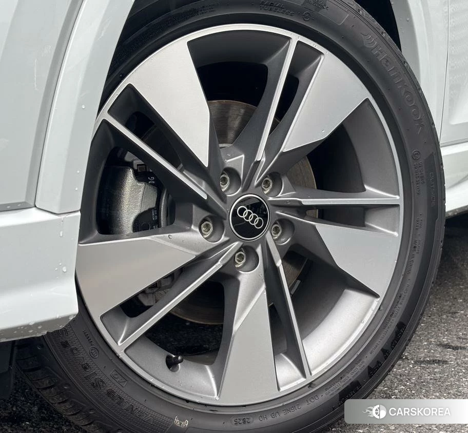 Audi Q2L id 4467879 из Китая 7