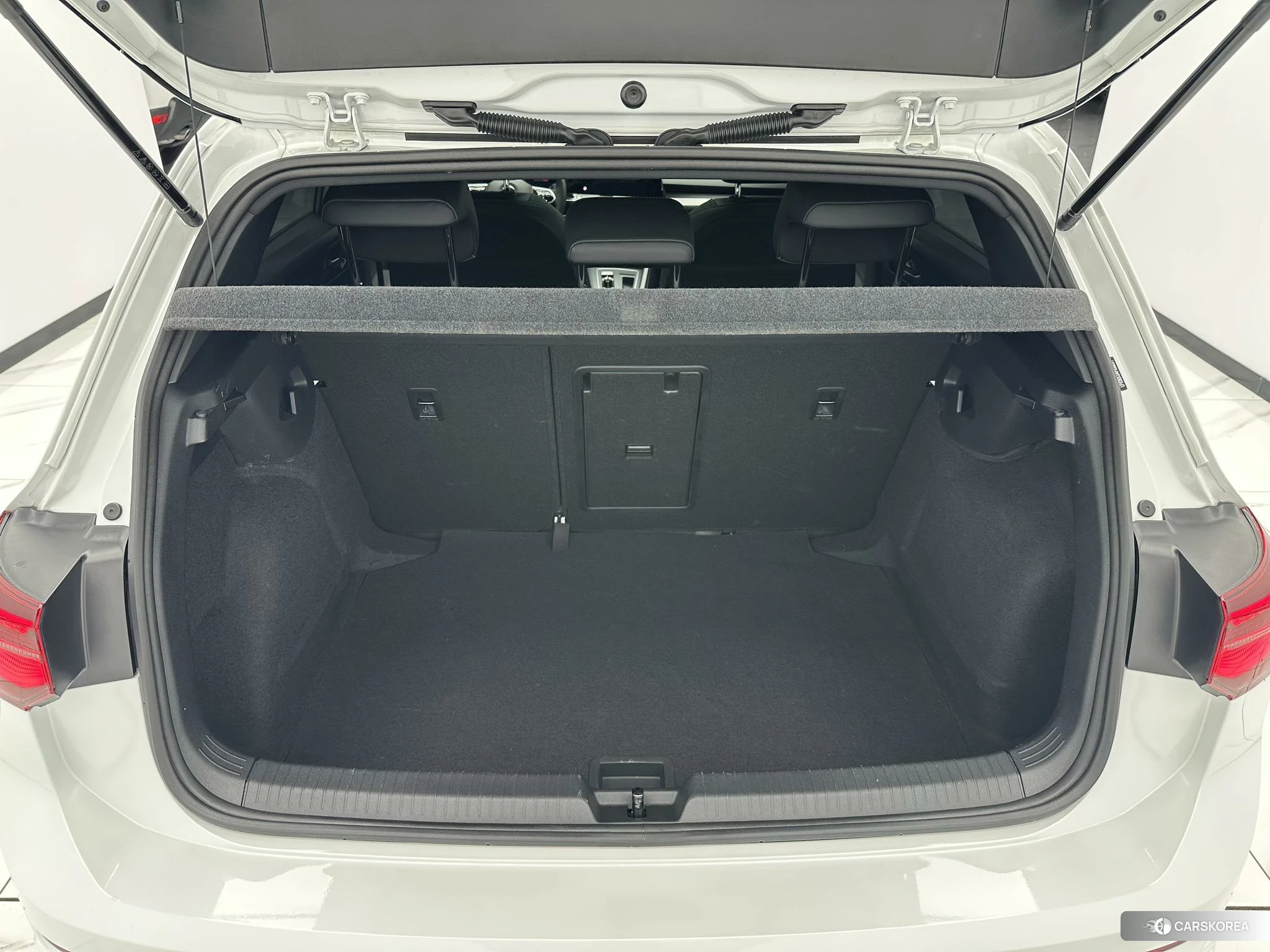 Volkswagen Golf 2022 Белый из Китая, фото 6