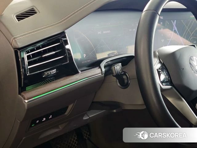 Volkswagen Touareg id 4301167 из Китая 7