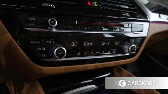 BMW 5 Series (G30) id 3925010 из Кореи 7